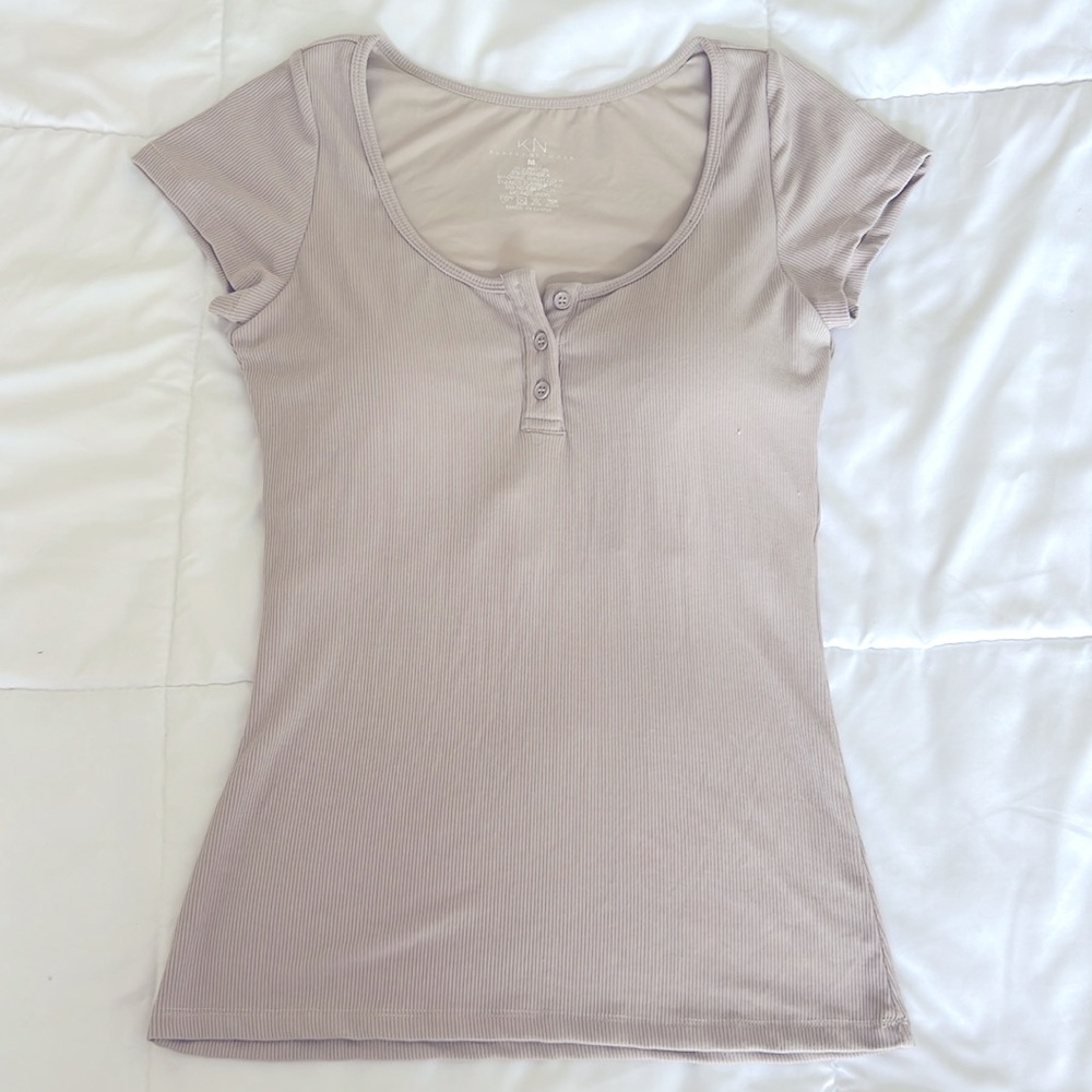 Klassy Network Henley T-shirt Brami in Stone size Medium